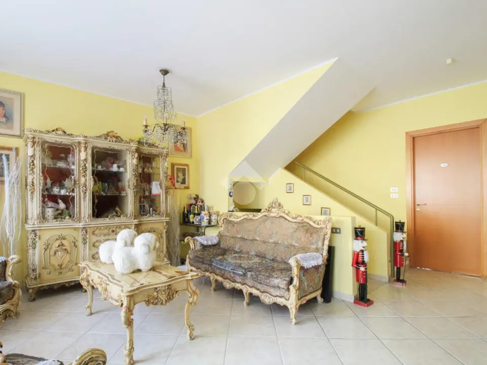 Porzione di bifamiliare in vendita a Città Sant'Angelo