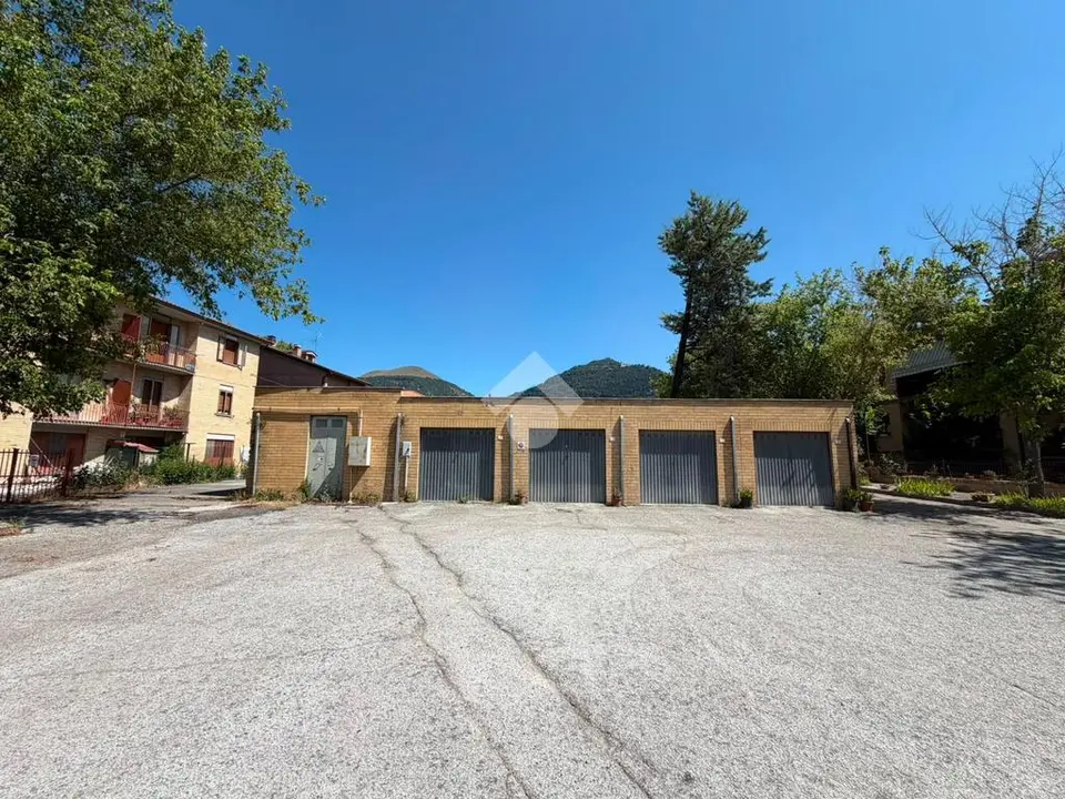 Box / posti auto in vendita a Gubbio