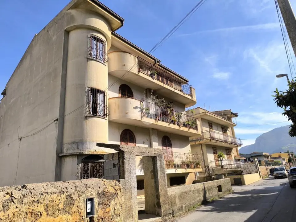 Quadrilocale in affitto a Palermo