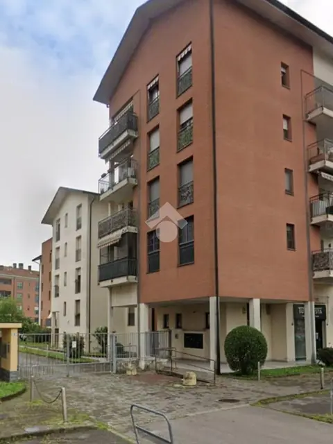 Box / posti auto in affitto a Mediglia