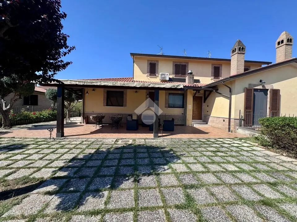 Porzione di bifamiliare in vendita a Assisi
