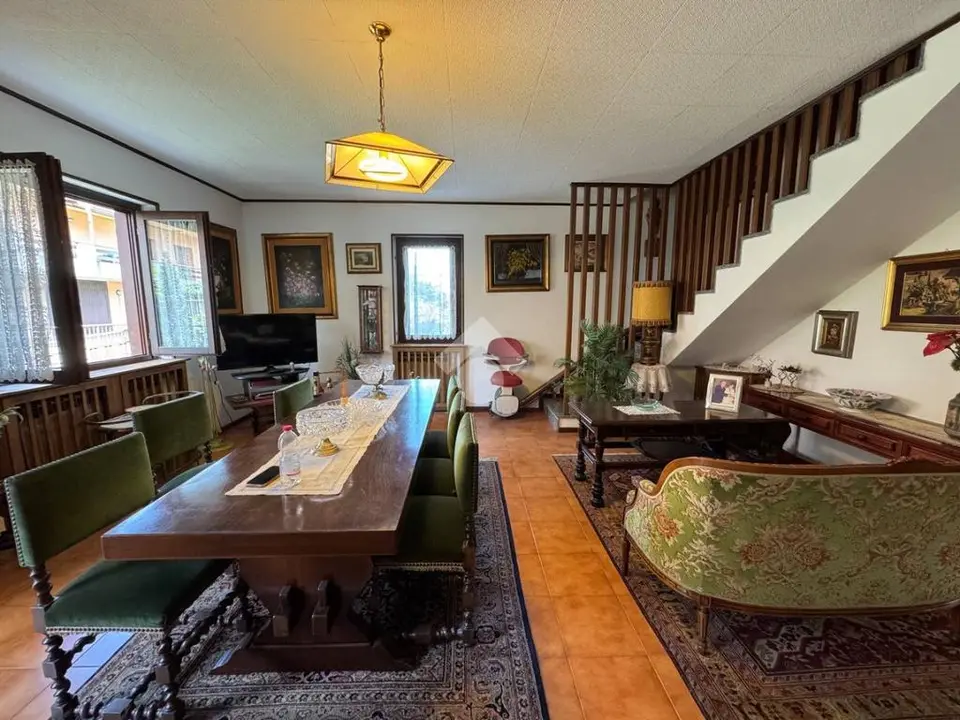 Villa a schiera in vendita a Solto Collina