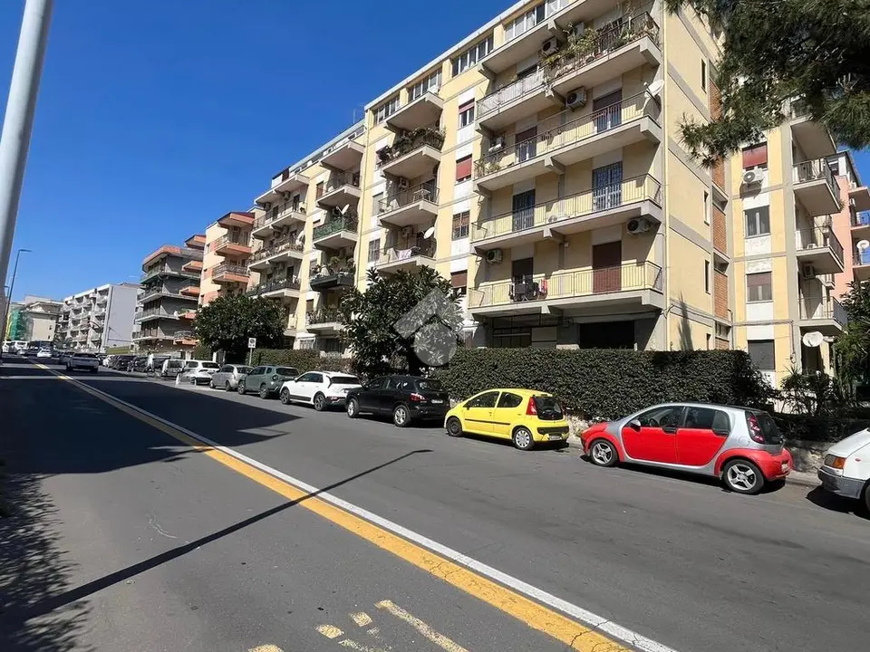Box / posti auto in affitto a Catania