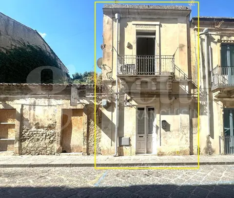 Casa Indipendente in VIA DUCEZIO 93, Noto (SR)