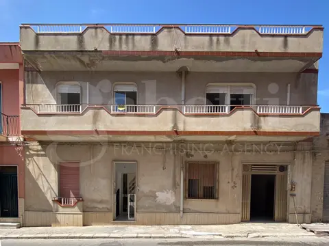 Casa Indipendente in Sebastiano Mallia ., Pachino (SR)