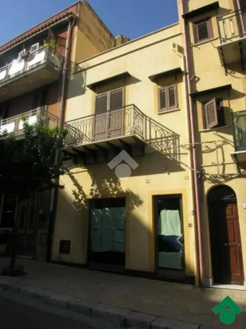 Box / posti auto in affitto a Bagheria
