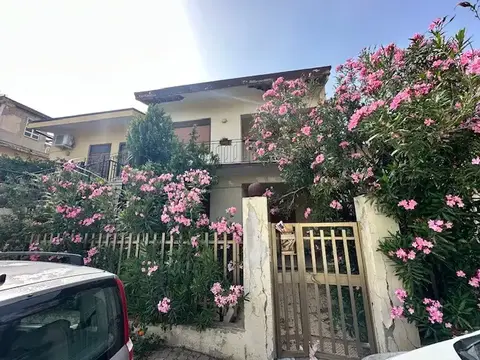 Villa in VIA SPINESANTE  128, Barcellona Pozzo di Gotto (ME)