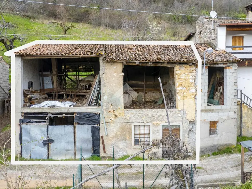 Rustico in vendita a Badia Calavena