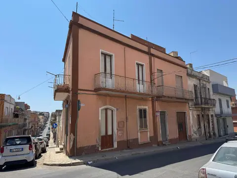Casa Indipendente in Via Indipendenza  46, Pachino (SR)