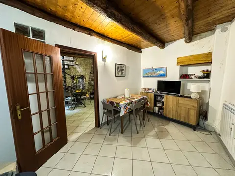 Appartamento in Vico II San Giovanni, Caselle in Pittari (SA)