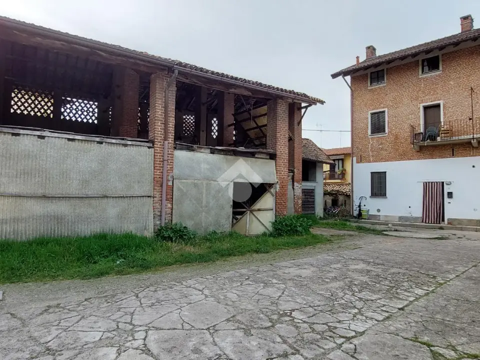 Rustico in vendita a Robecco Sul Naviglio