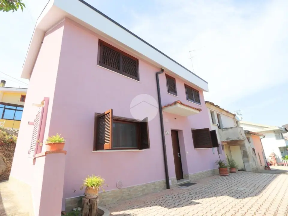 Casa semindipendente in vendita a Pescara