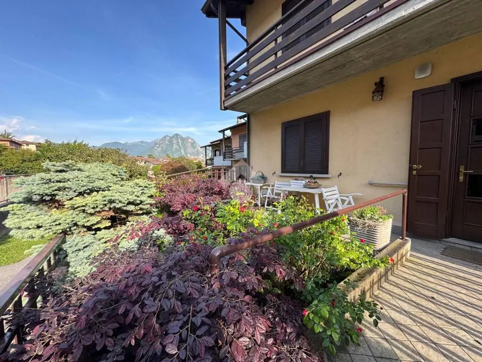 Villa a schiera in vendita a Solto Collina