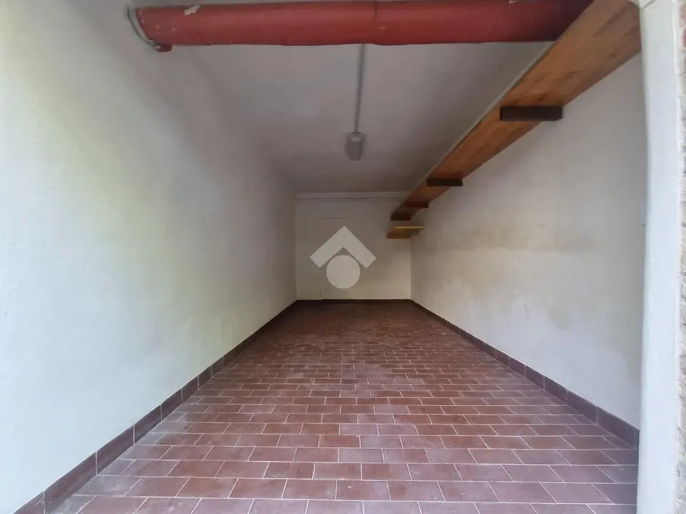 Box / posti auto in vendita a Firenze