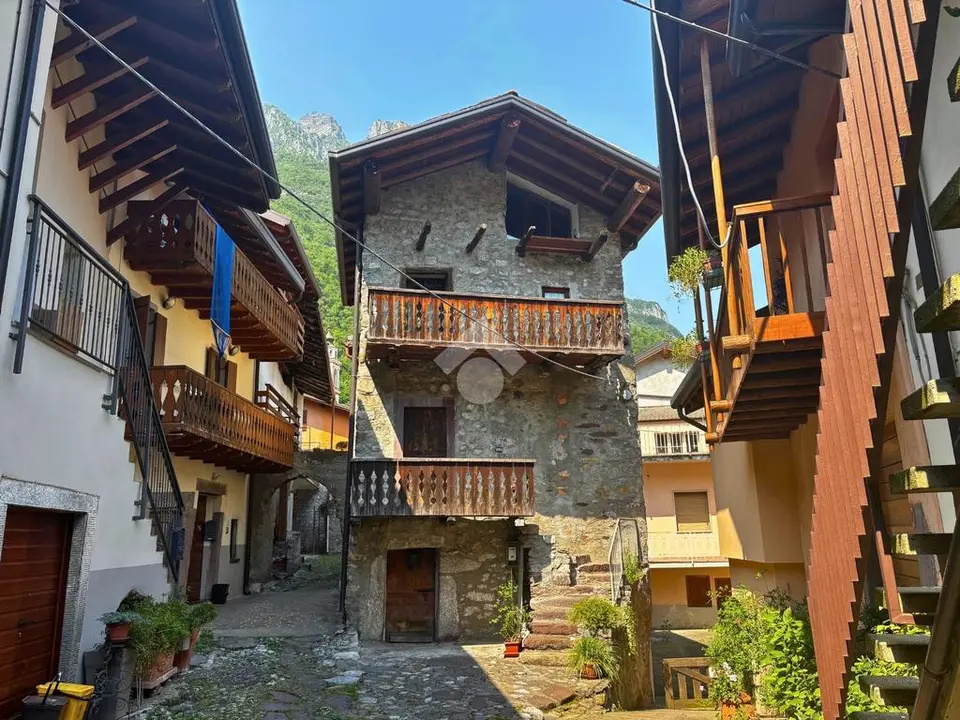 Casa indipendente in vendita a Darfo Boario Terme