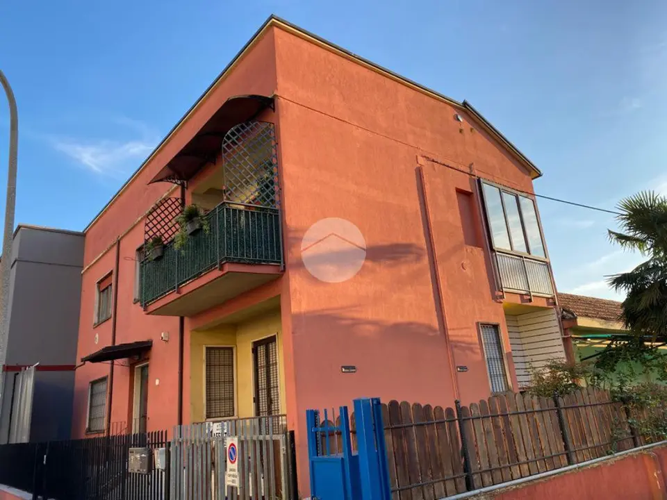 Casa indipendente in vendita a Verona