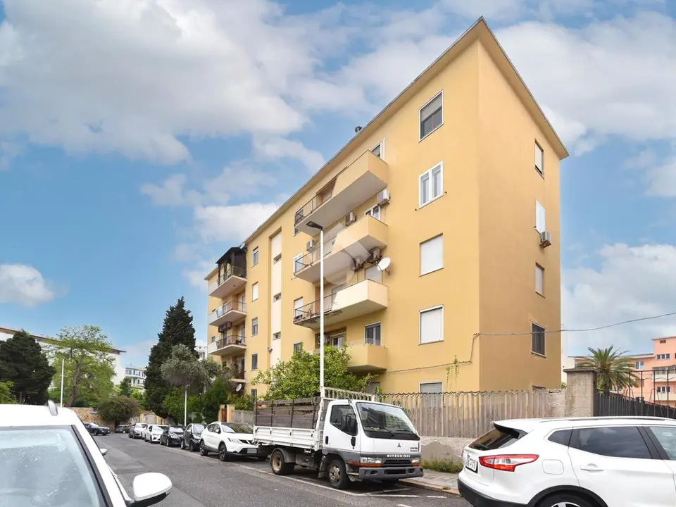 5 locali in vendita a Cagliari