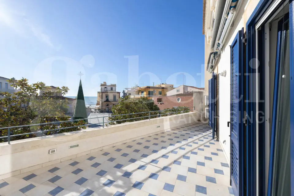 Appartamento in Piazza Duca degli Abruzzi 13, Marina Di Ragusa (RG)