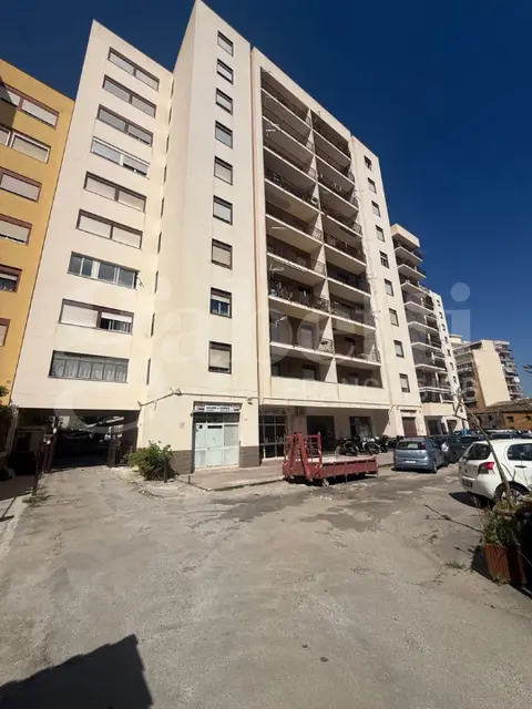 Appartamento in via ettore arculeo, Palermo (PA)