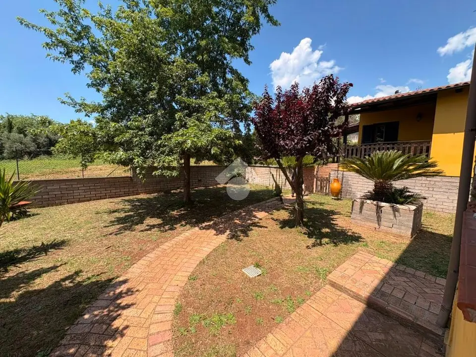 Villa singola in vendita a Lariano