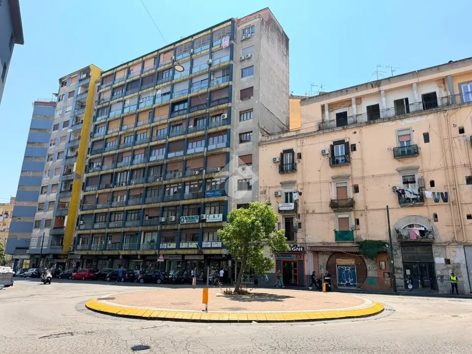 Quadrilocale in vendita a Napoli