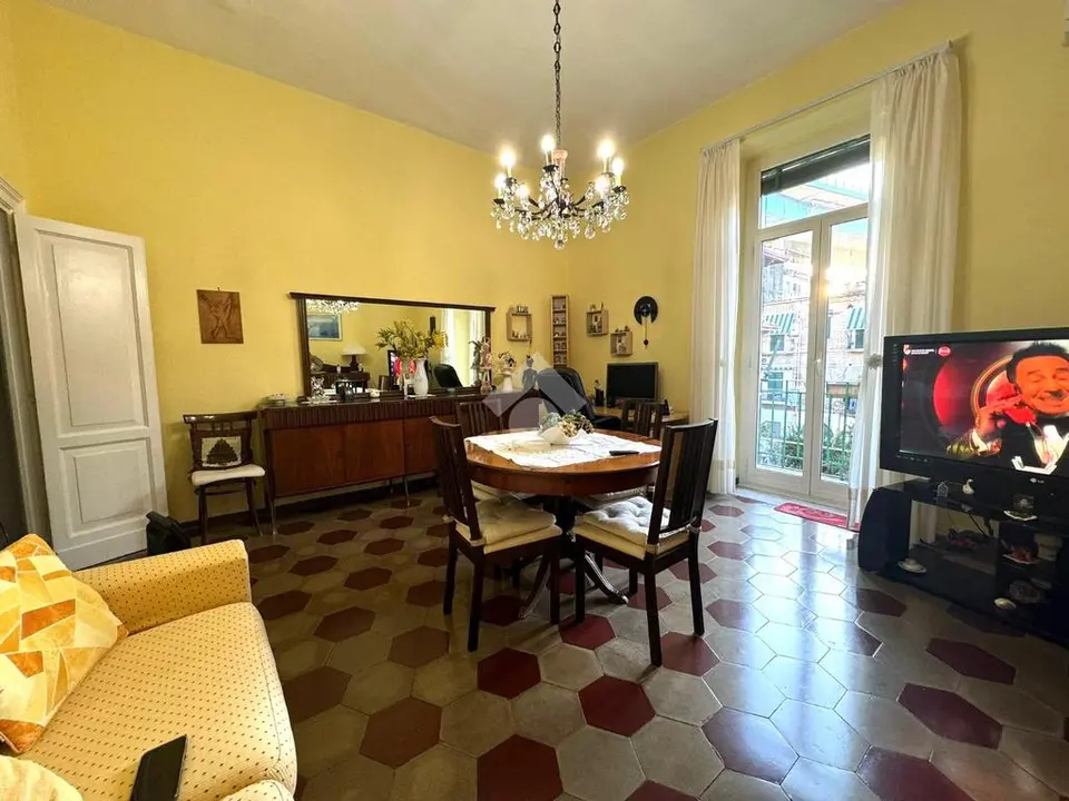 Trilocale in affitto a Napoli
