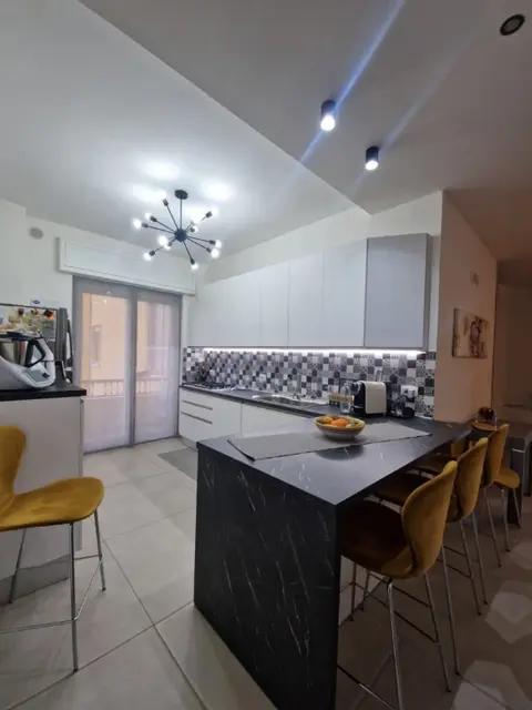Appartamento in Via De Carpentieri  7, Brindisi (BR)