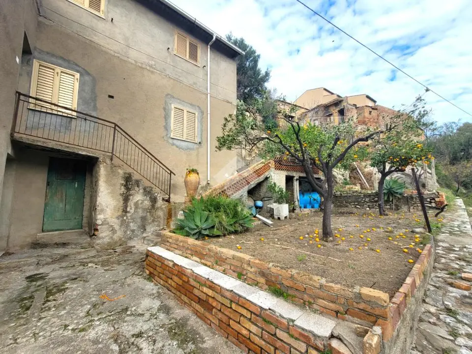 Palazzina in vendita a Motta San Giovanni