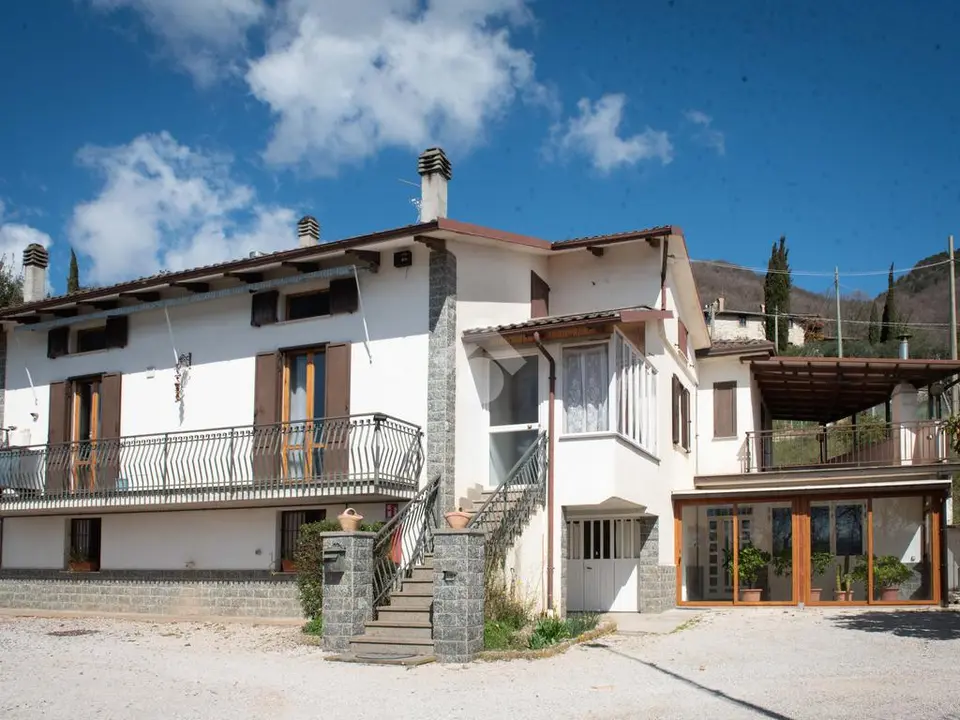 Casa indipendente in vendita a Gubbio