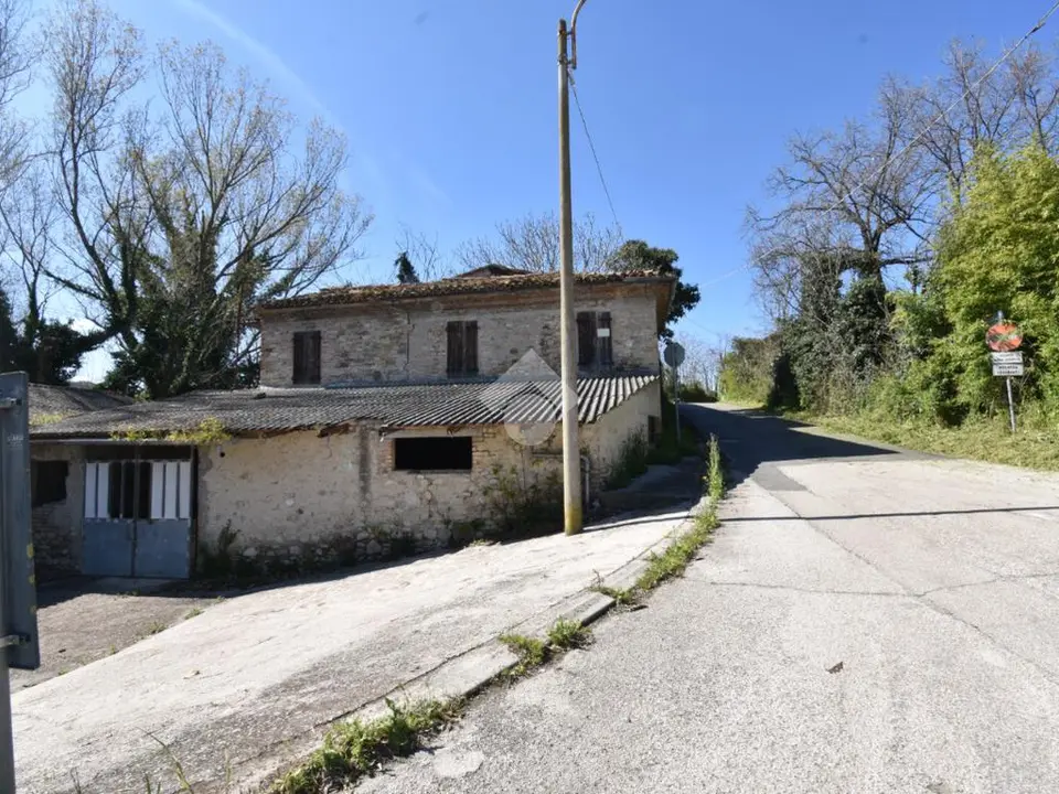Rustico in vendita a Montescudo - Montecolombo