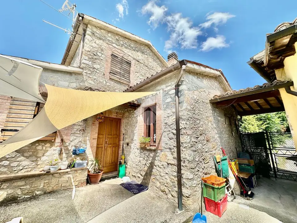 Casa indipendente in vendita a Spoleto