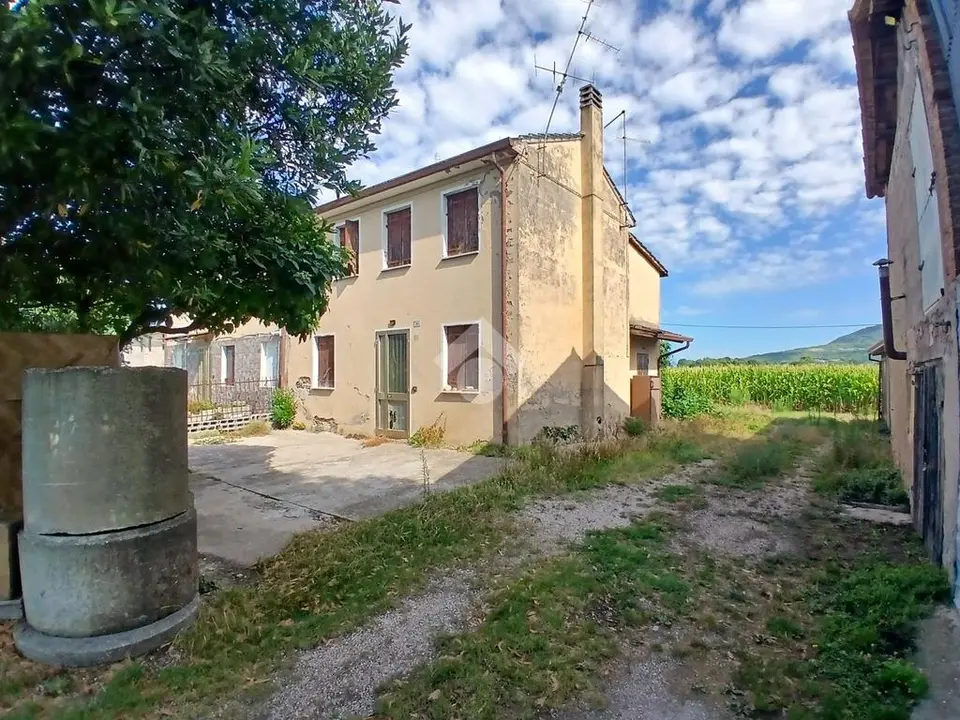 Porzione di bifamiliare in vendita a Lozzo Atestino