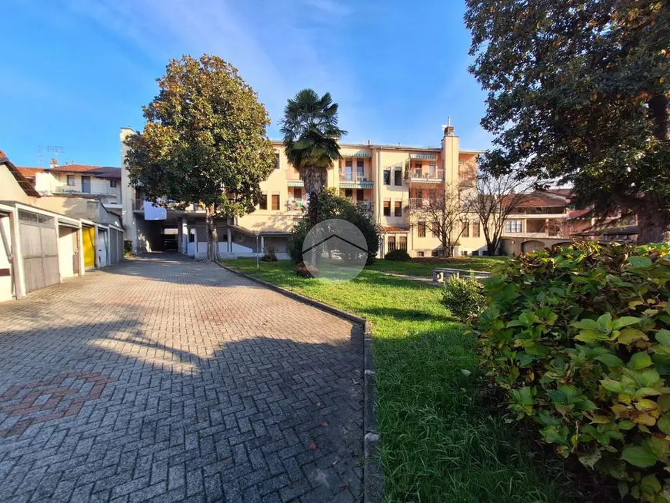 Quadrilocale in vendita a Strambino