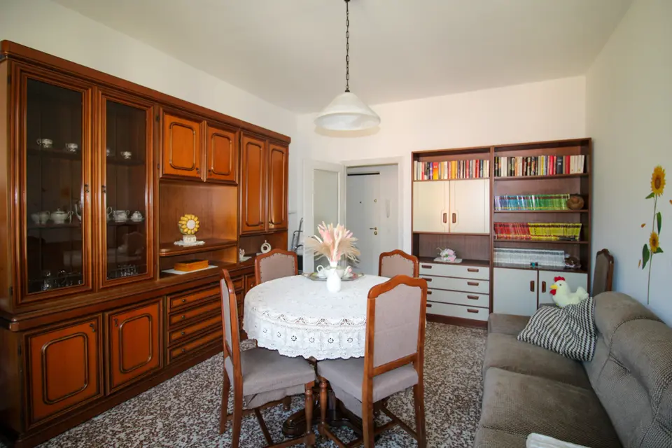 Appartamento in Via Volta  59, Alta Valle Intelvi (CO)