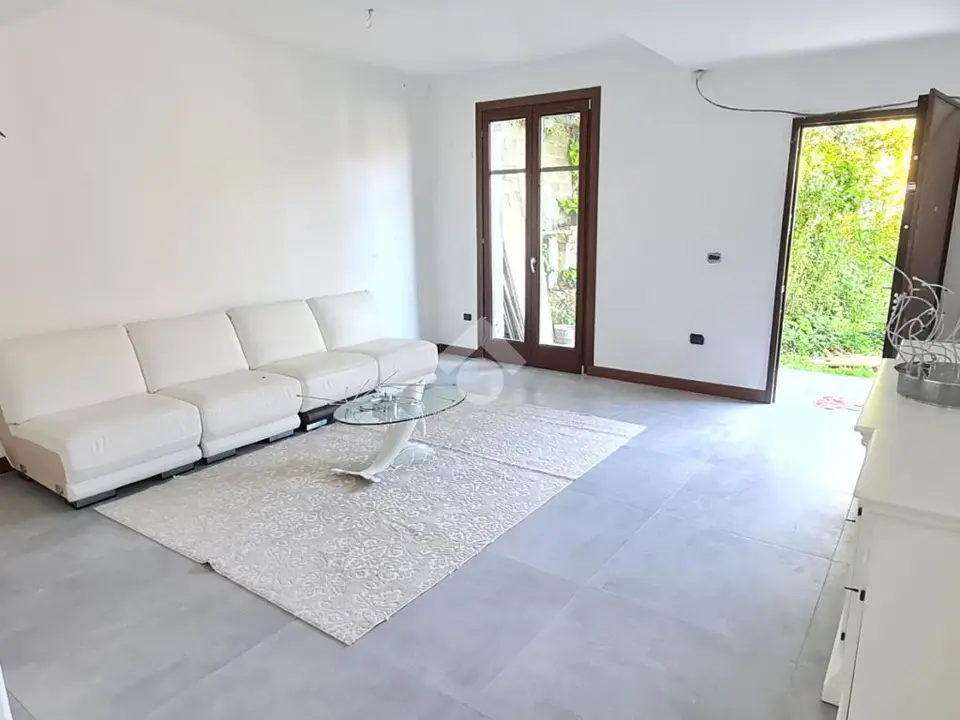Quadrilocale in vendita a Bagnatica