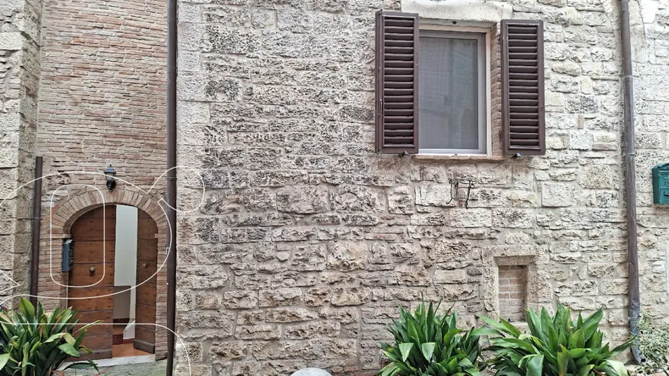 Appartamento in via cesia 26, Todi (PG)