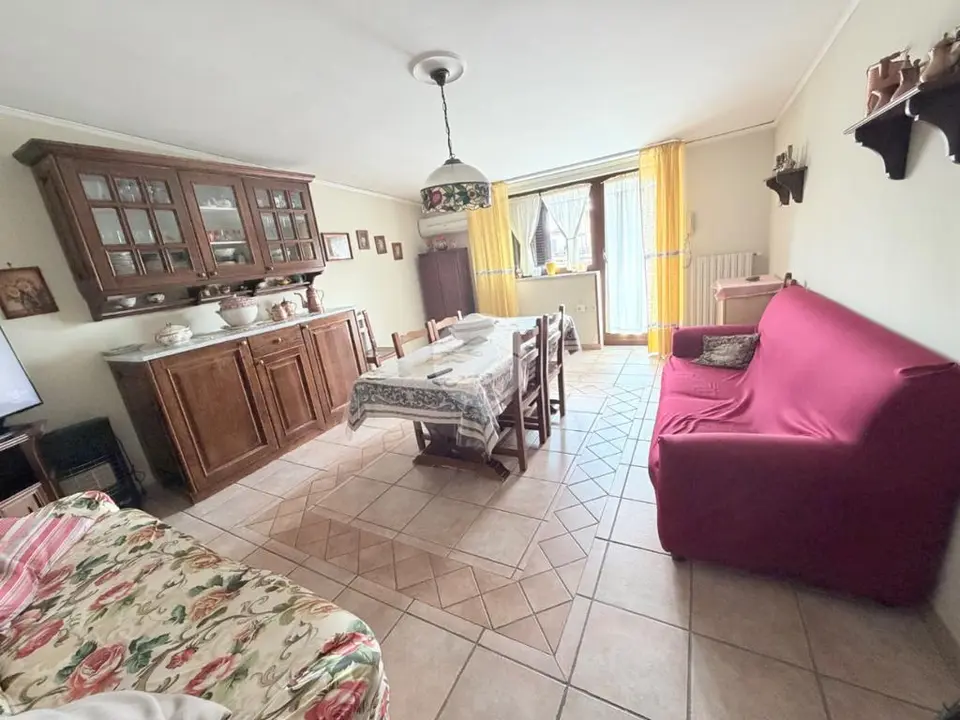 5 locali in vendita a Mugnano Di Napoli