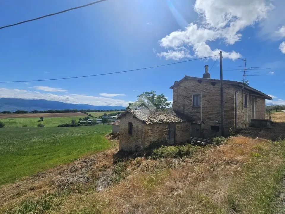 Rustico in vendita a Giano Dell'Umbria